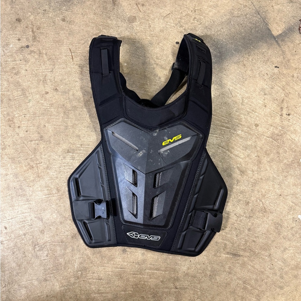 EVS Black roost guard chest protector